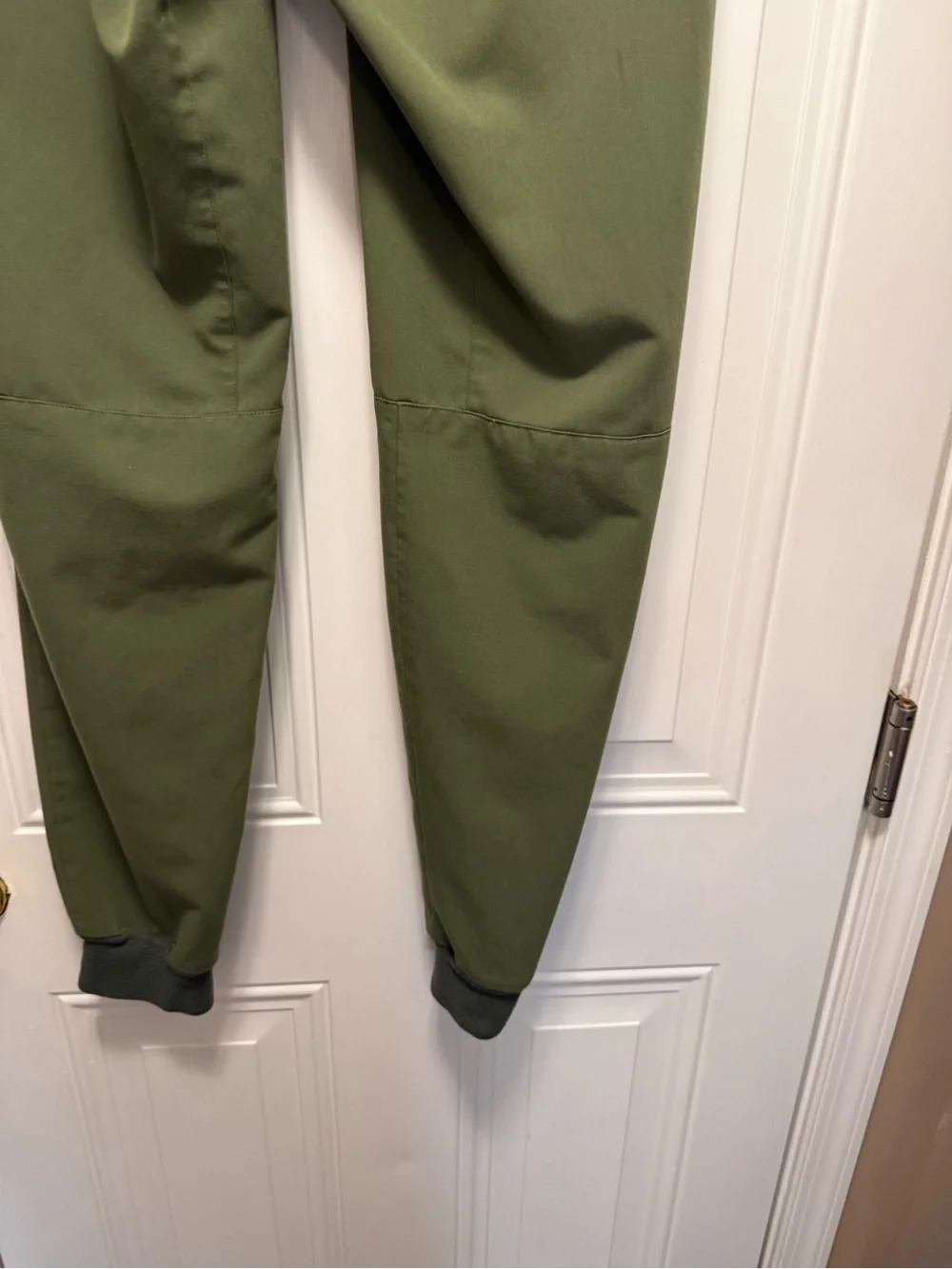 Figs Men's Olive Green Jogger Pants with Red Drawstring size Large/Tall